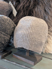 Qiviut Hat Single Layer 1 X 1 Ribbing
Natural Brown Qiviut Yarn 
Qiveut Designs