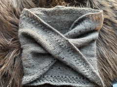 100% Qiviut Mobius a Smoke Ring Style by Qiveut Designs
Natural Brown
Hand Knit Mobius using circular needles and a twisted cast on

Circular Lace Neck Scarf&nbsp;

Hand Knit Lace Pattern is different on each Lace Mobius

Twist keeps the scarf from shifting when worn around the neck